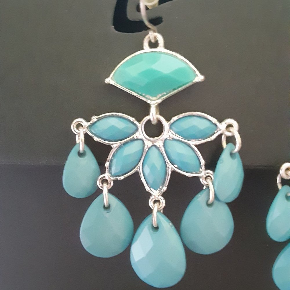 blue chandelier drop earrings - Picture 2 of 4
